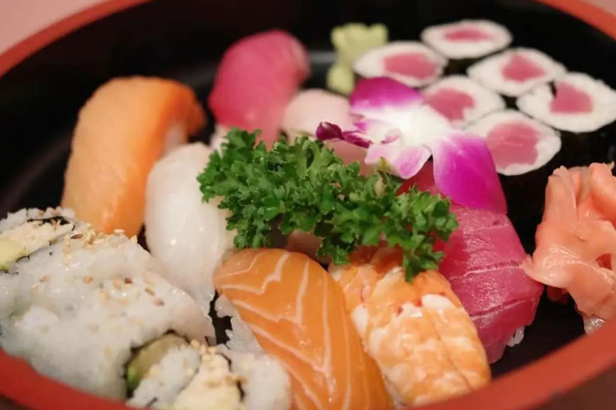 Sushi & Sashimi Combo at Shangrila，a Asian Restaurant in York